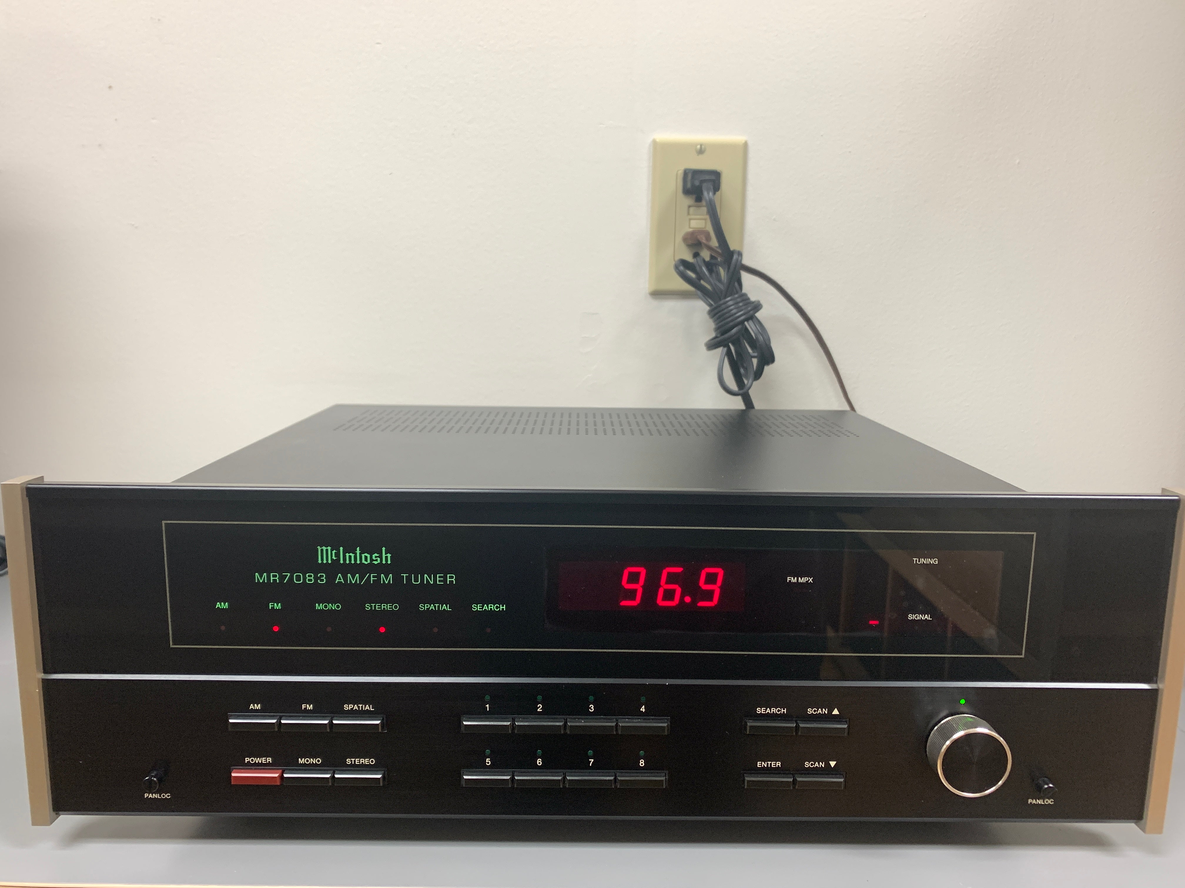 McIntosh MR7083 Tuner – The Turntable Store