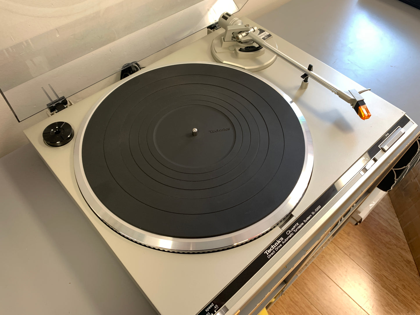 Technics SL Q-200 Turntable