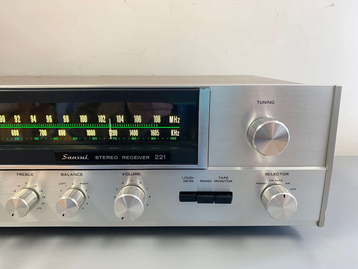 Sansui 221 Stereo Receiver