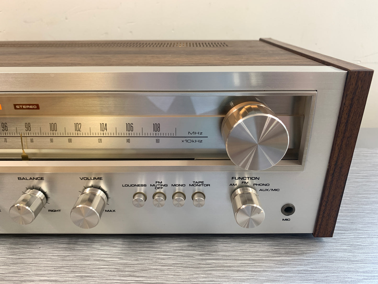 Pioneer SX-450 FM/MW Stereo Receiver (1976)