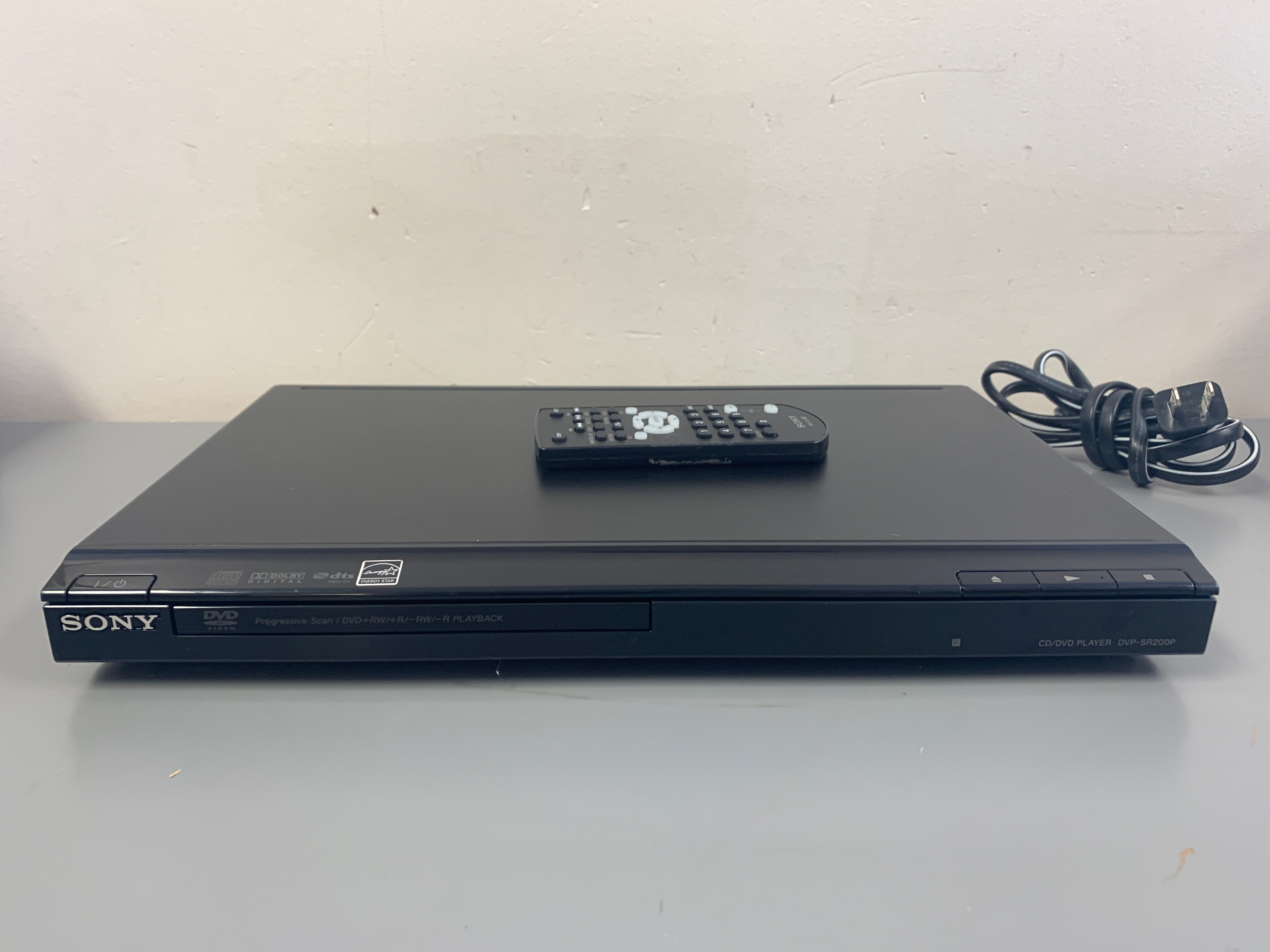 Sony DVP-SR200P DVD/CD Player * Remote