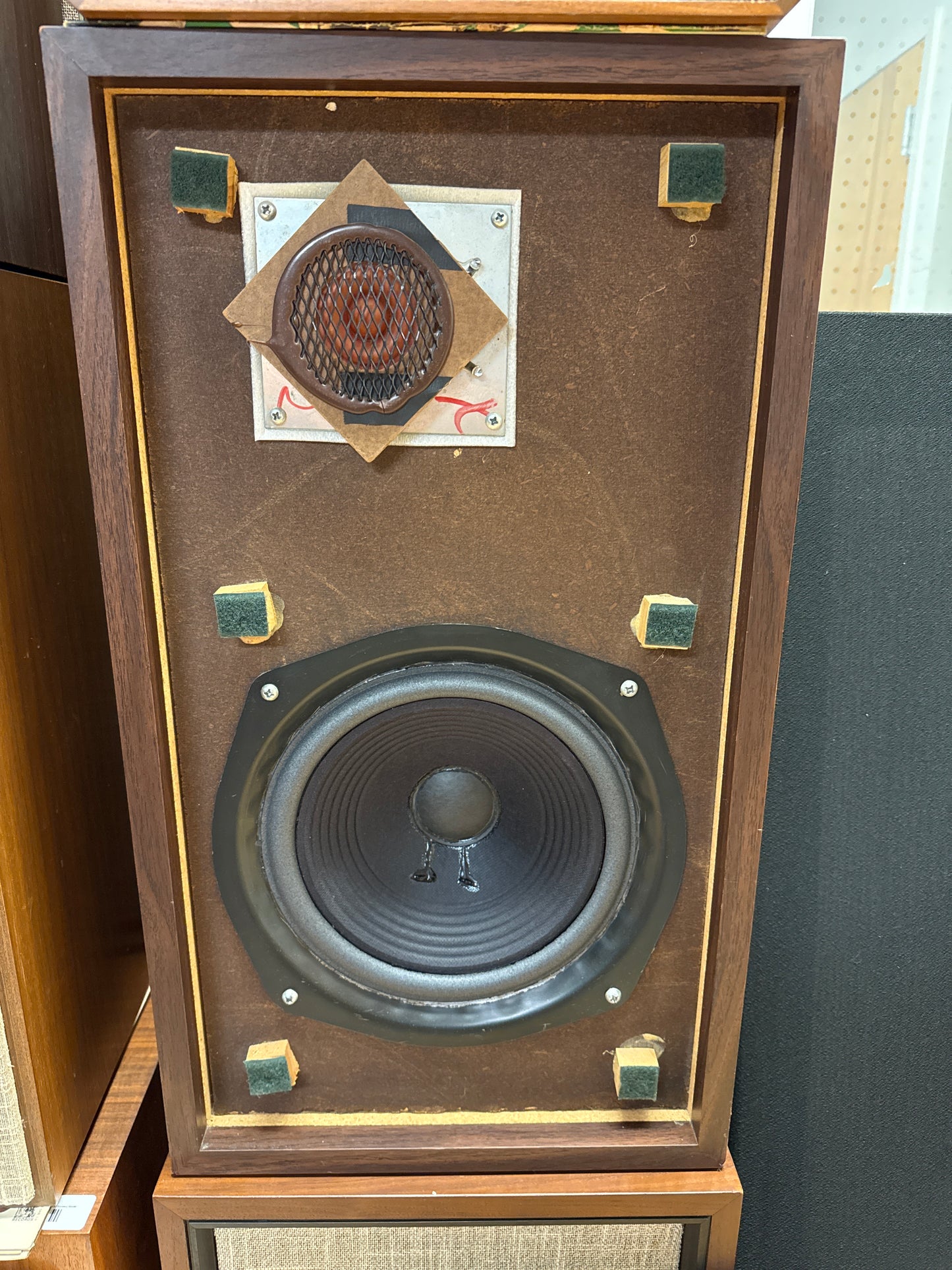 Advent Large Advent Floor Standing Speakers * OLA with Fried Egg Tweeter * Refoamed Woofers 5/2024