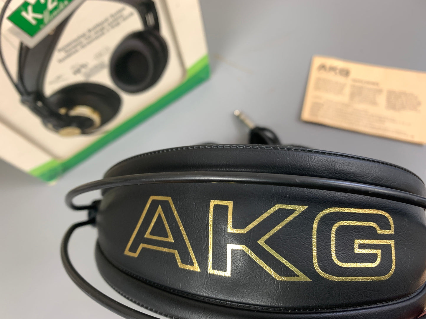 AKG K240 Headphones * box