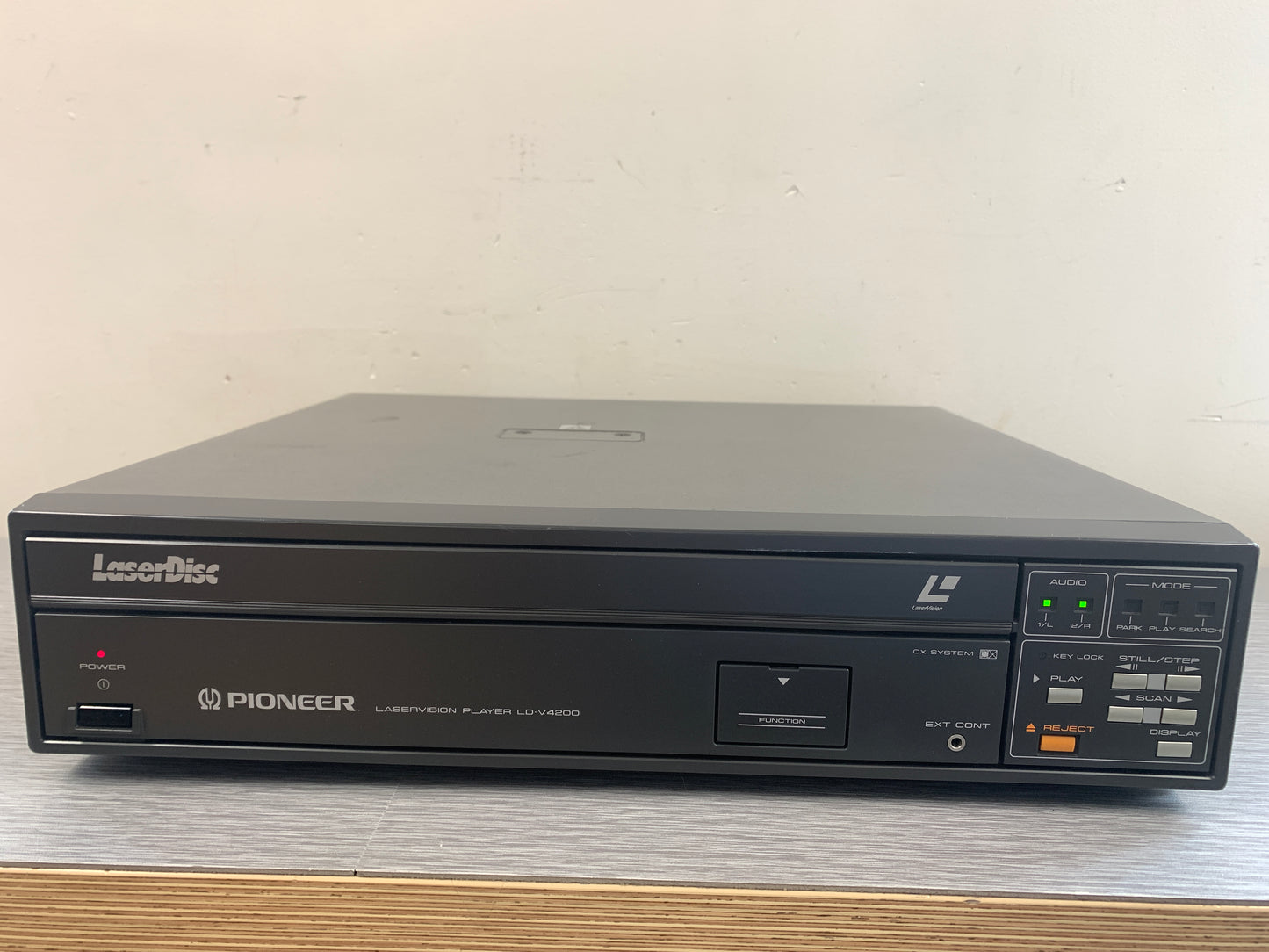 Pioneer LD-V 4200 Laserdisc Player