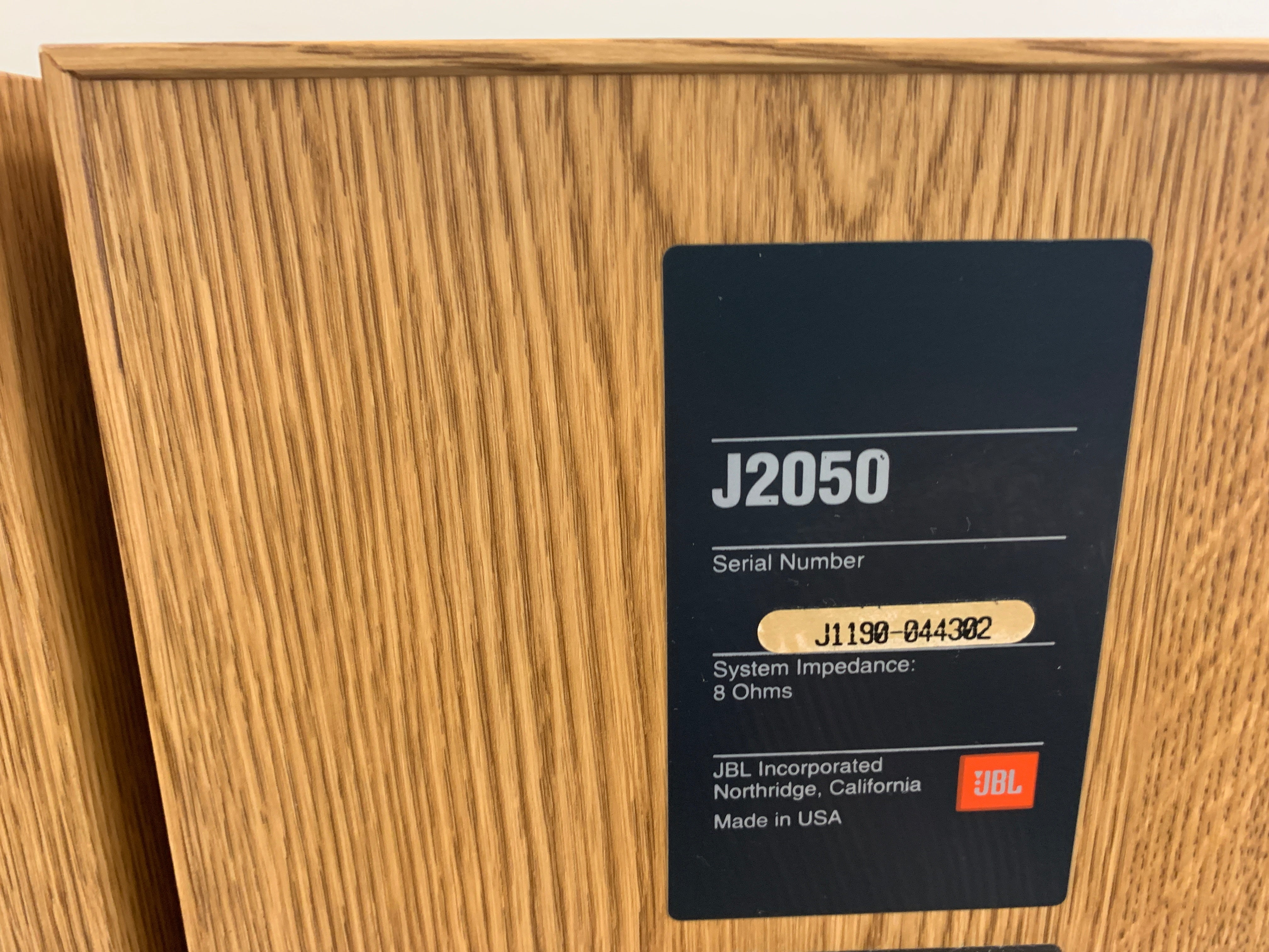 JBL J2050 STEREO SPEAKERS BOOKSHELF top