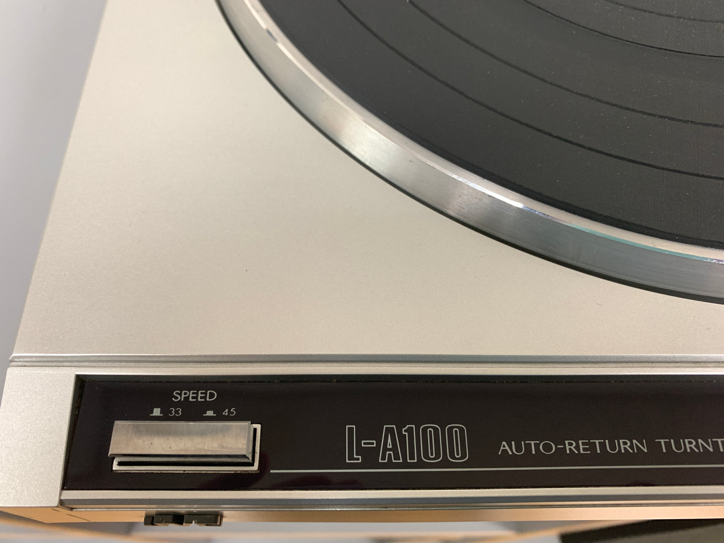 JVC L-A100 Turntable