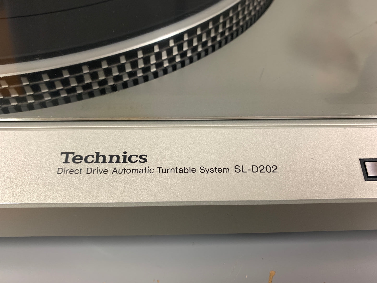 Technics SL-D202 Direct Drive Turntable