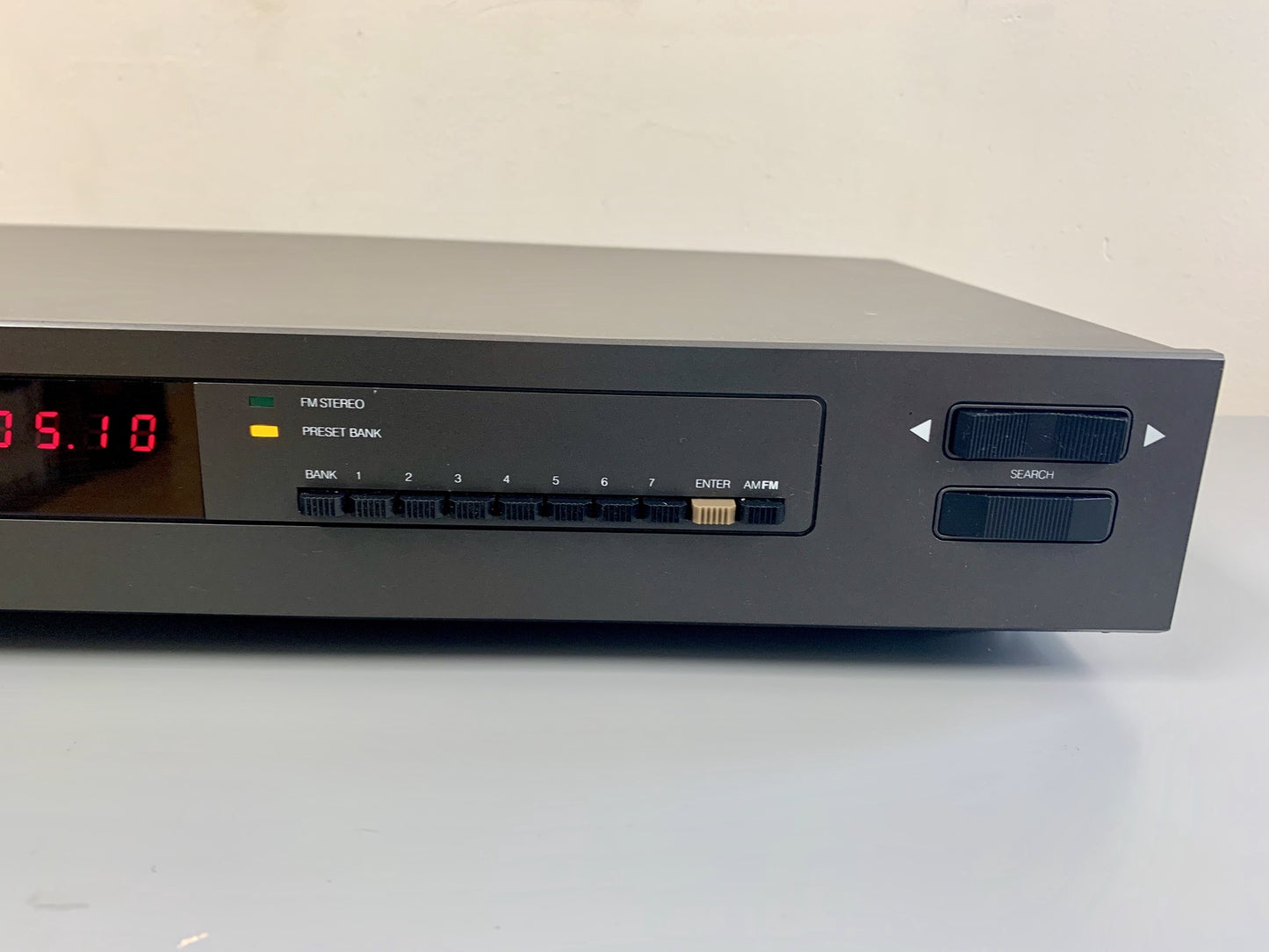 NAD 4225 Stereo Tuner