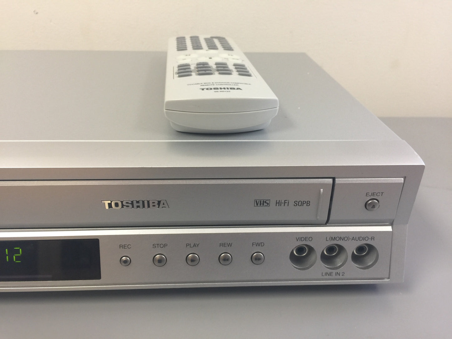 Toshiba SKD-530 DVD/VHS Player w/remote