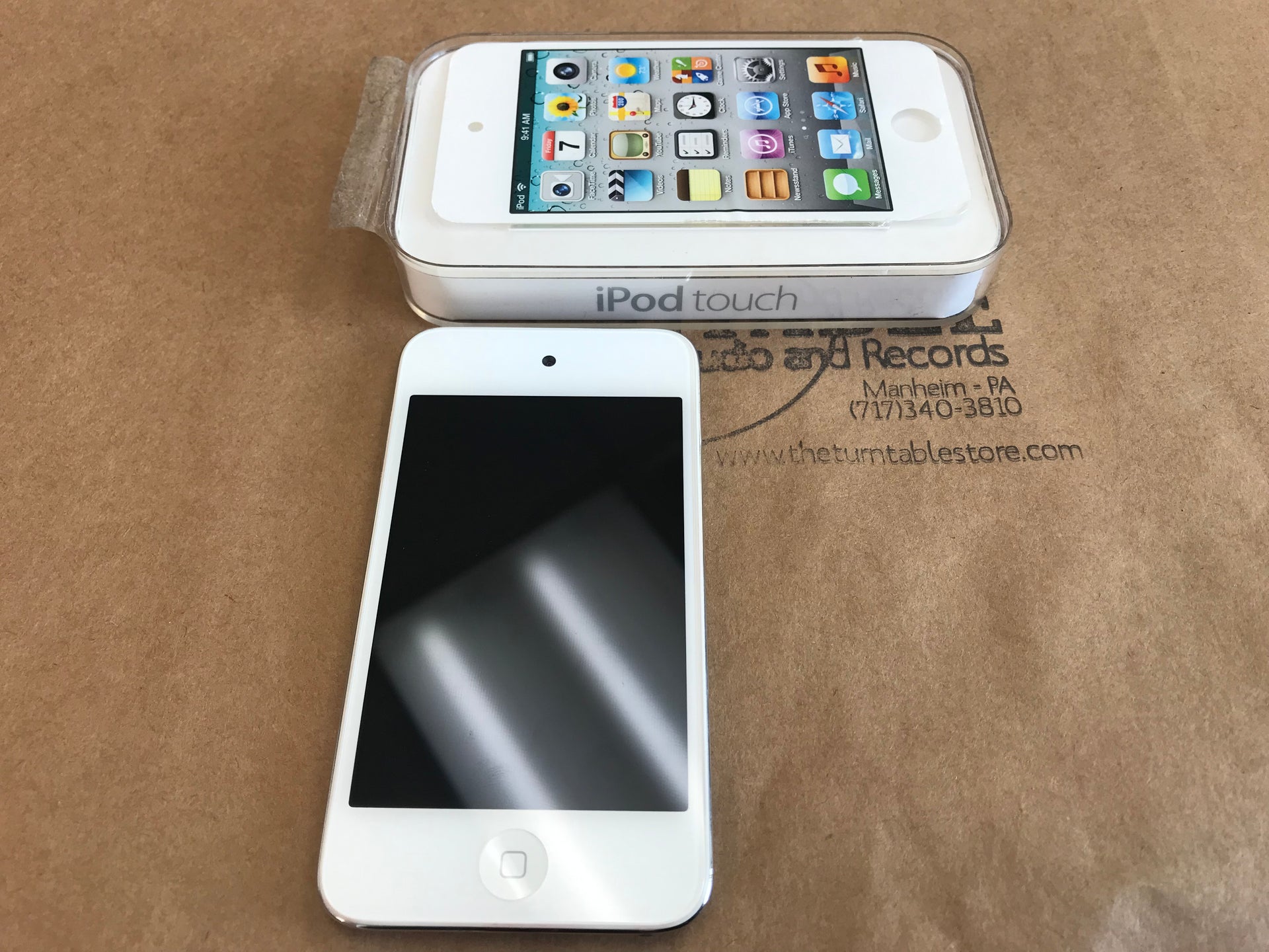 Ipod Touch (4th Generation) 8 orders GB White