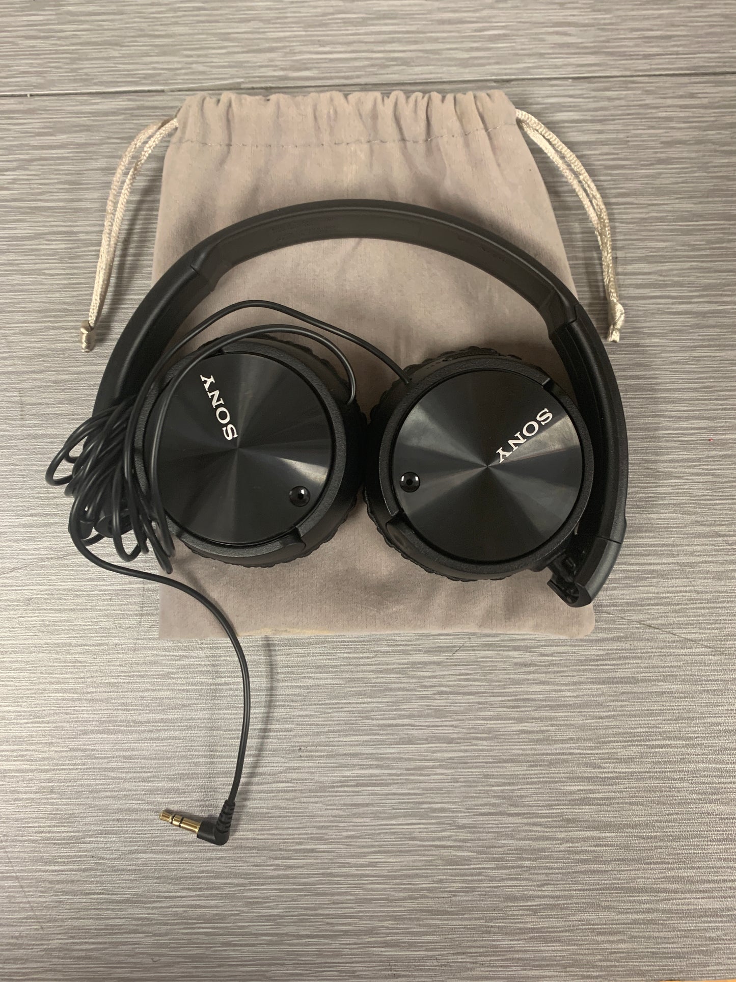 Sony MDR-ZX110NC Noise Canceling Headphones w/storage bag