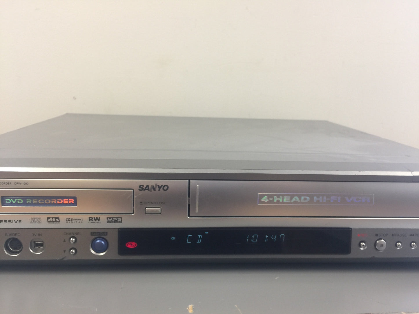 Sanyo DRW-1000 VHS & DVD Recorder