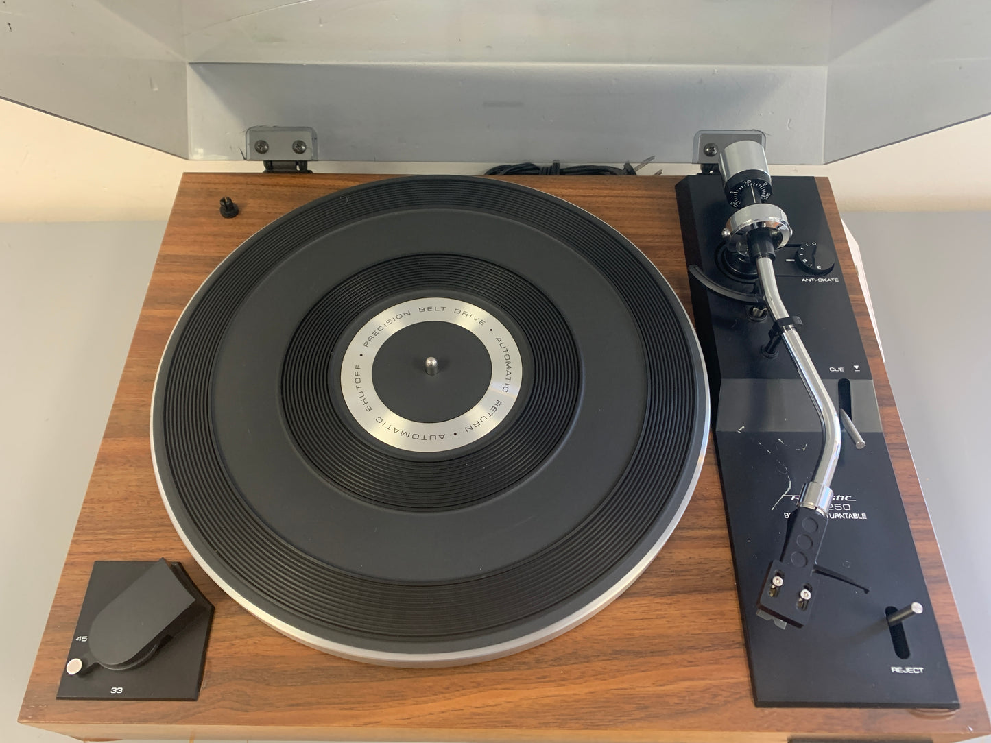 Realistic LAB-250 Turntable