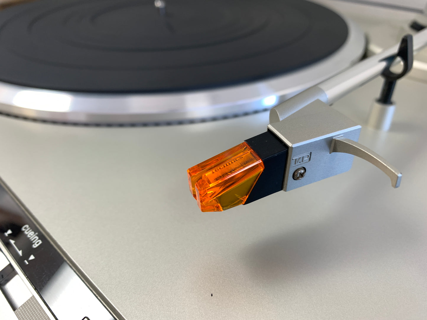 Technics SL Q-200 Turntable