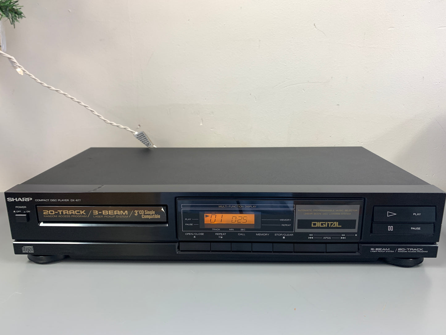 Sharp DX-677 CD Player