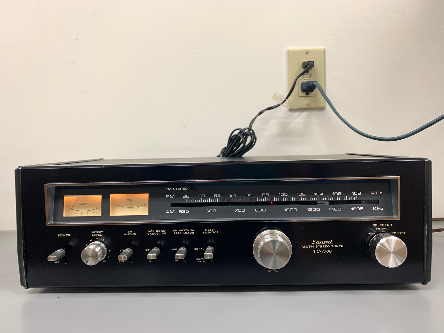 Sansui TU-7700 Stereo Tuner