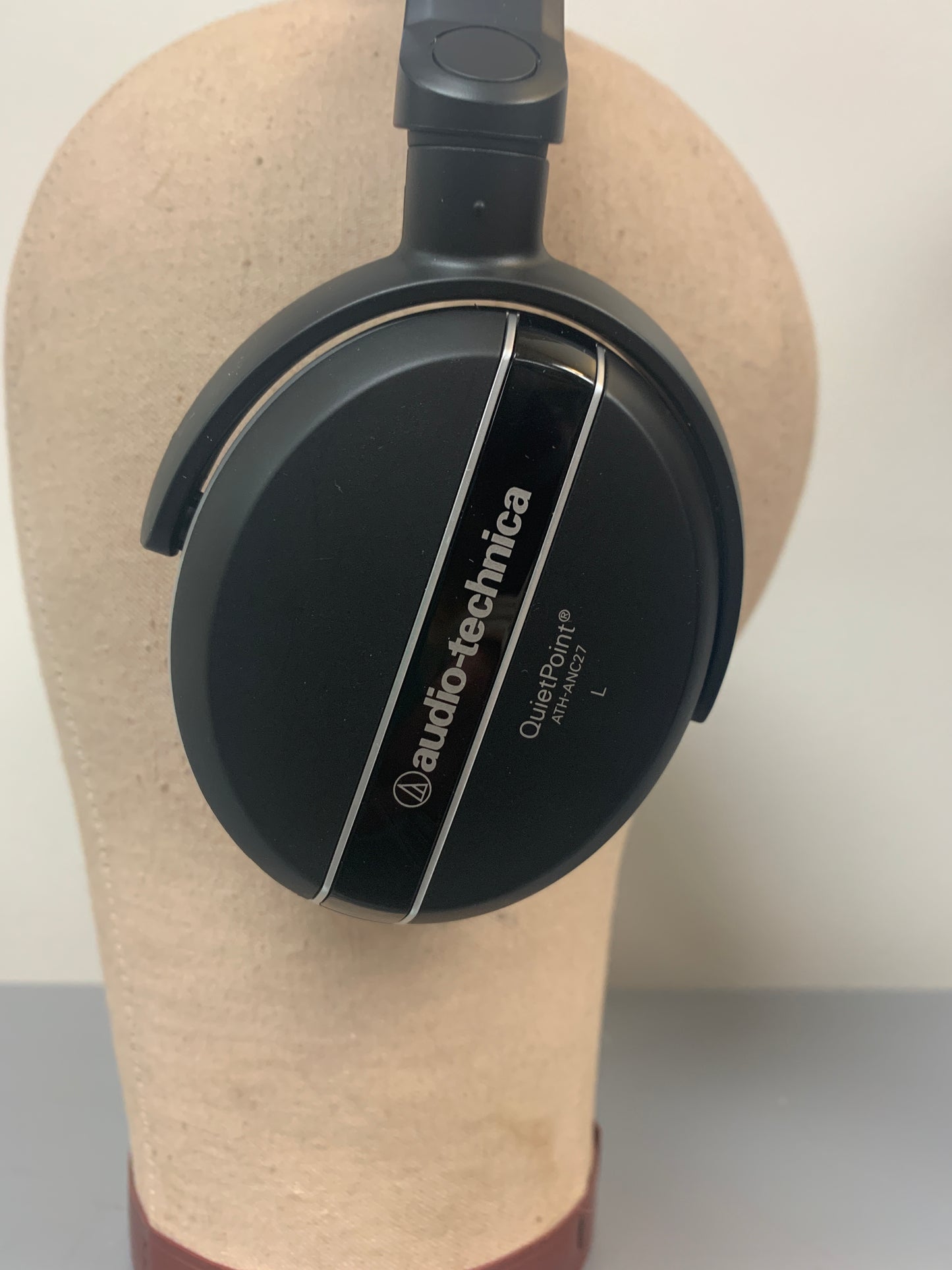 Audio Technica Quietpoint ATH-ANC27 Headphones