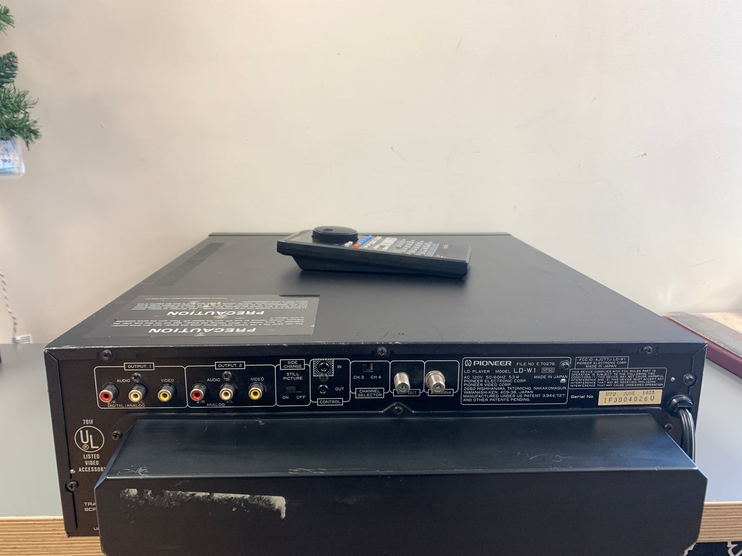 Pioneer LD-W1 Laserdisc Player * remote