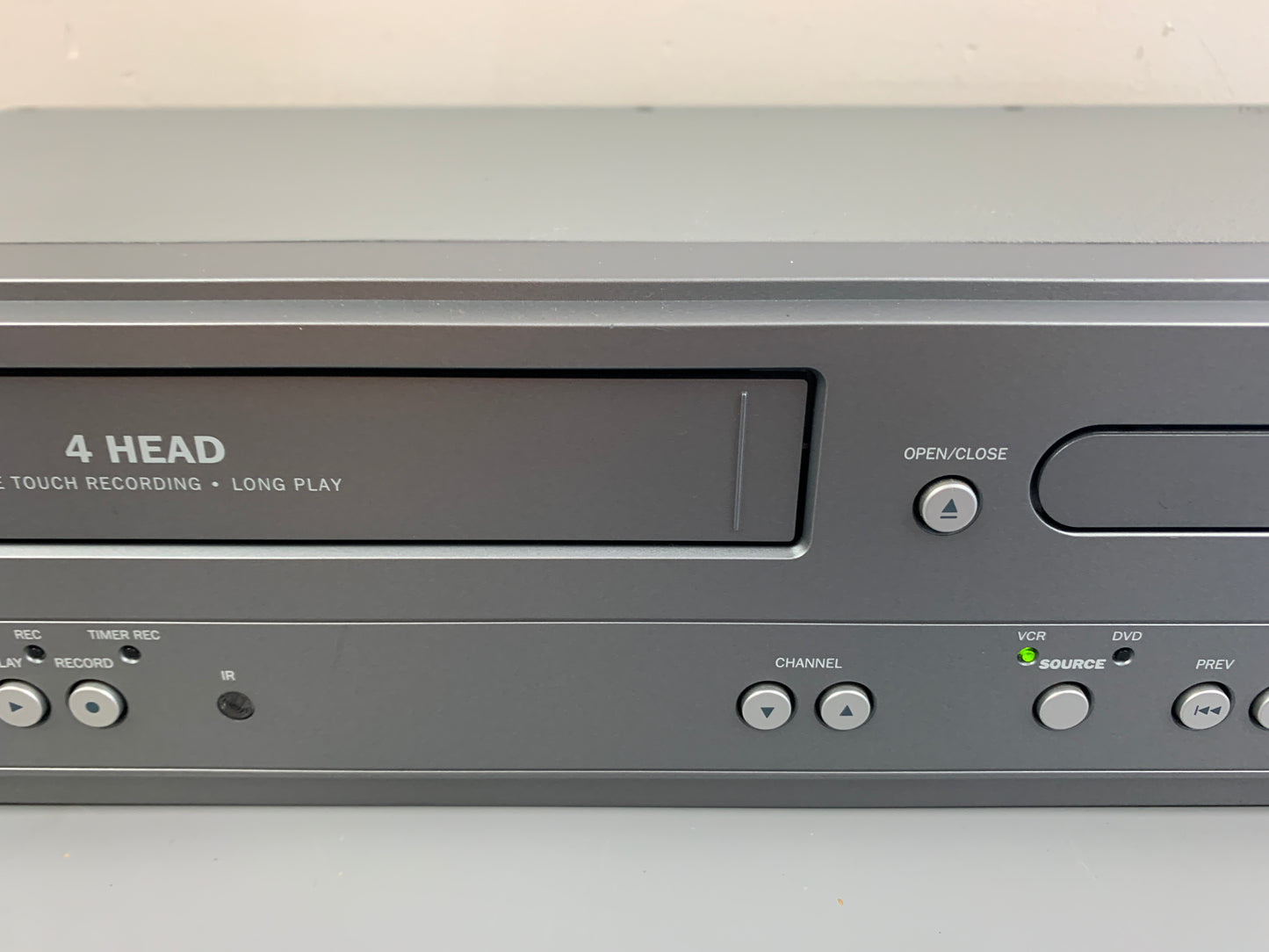 Magnavox MWD2206 DVD/VCR Player