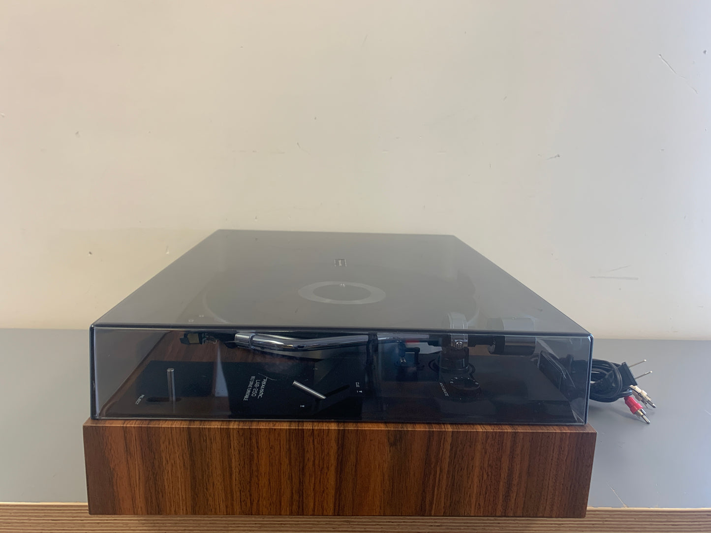 Realistic LAB-250 Turntable