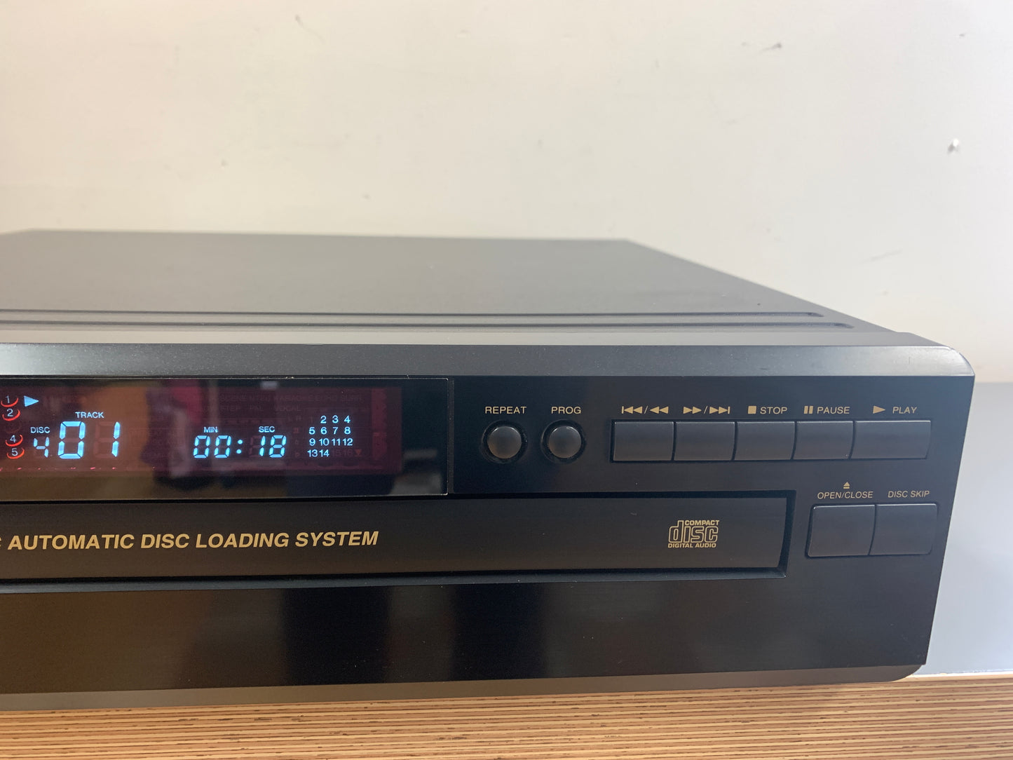 Denon DCM-270 CD Changer