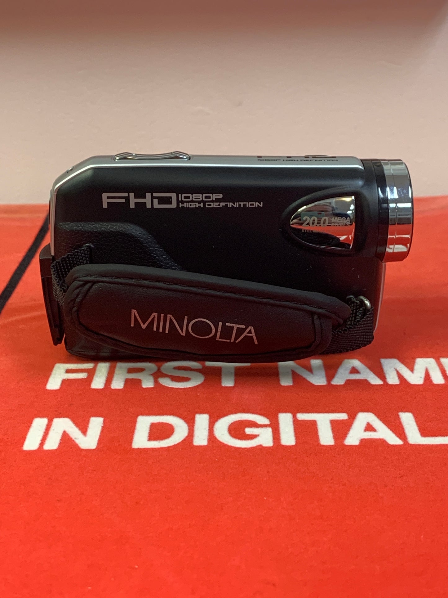 Minola MN50HD 20.0 MegaPixel Camera Recorder Camcorder /w Box and Instructions