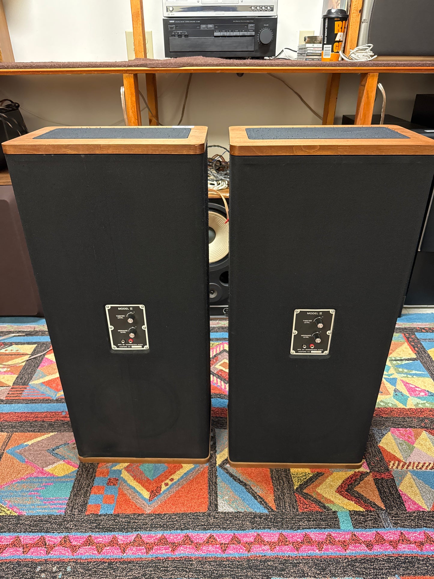 Vandersteen Model II C with Metal Stands