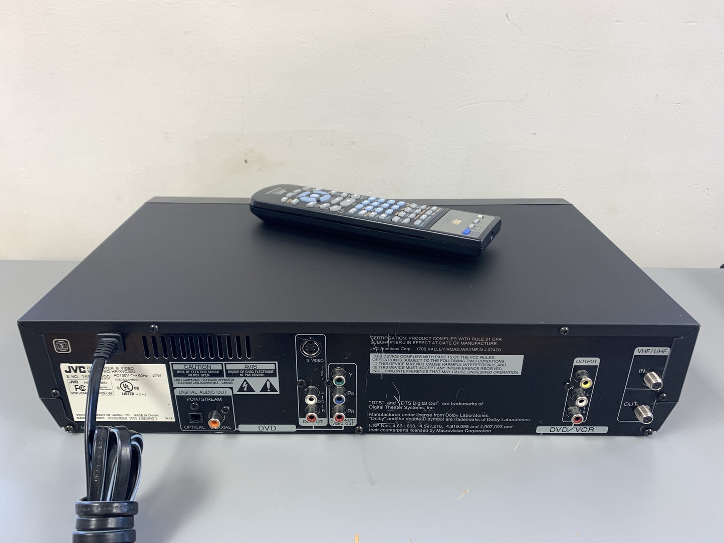 JVC HR XVC30U VHS DVD Player * Remote