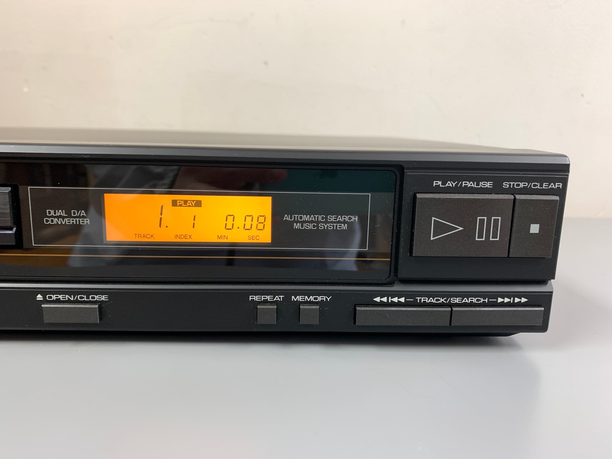 Vintage Portable CD Player Optimus CD-38060 -used