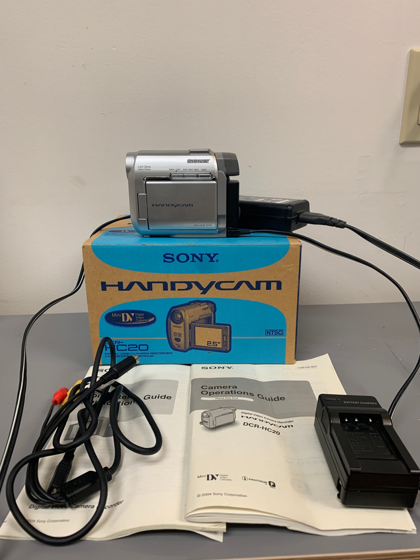 Sony Digital Handycam OCR-HC30 w/ Box, Instructions & Accessories