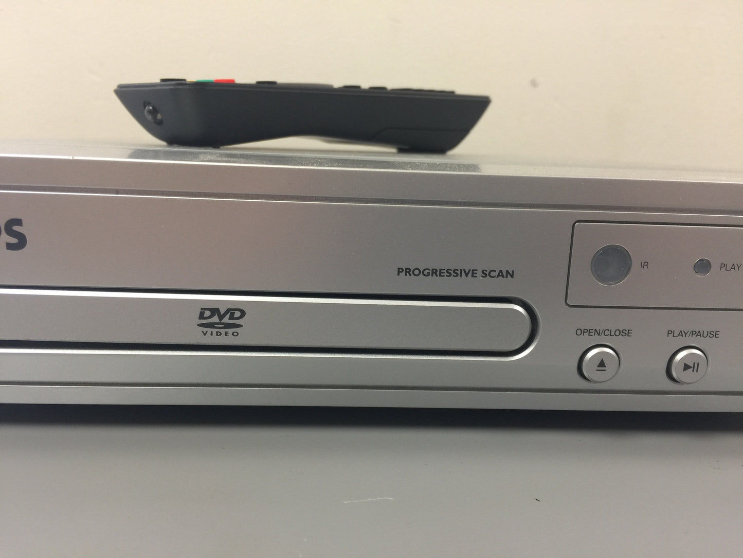 Philips DVP 1013 DVD Player w/remote