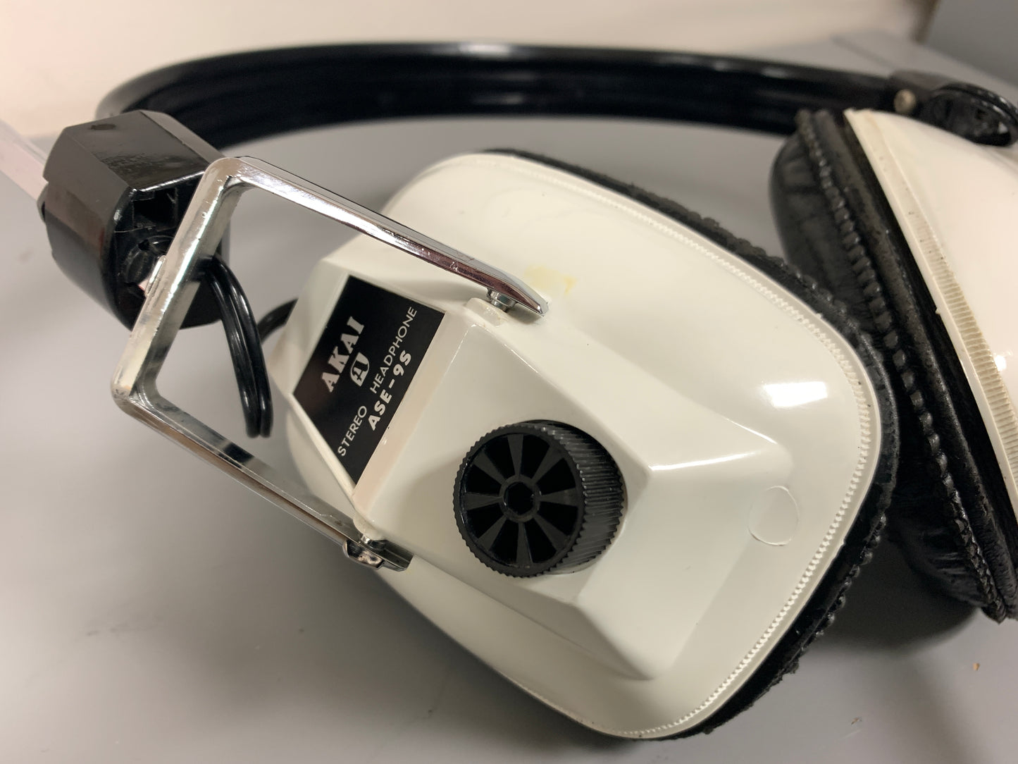 Akai ASE-9S Headphones