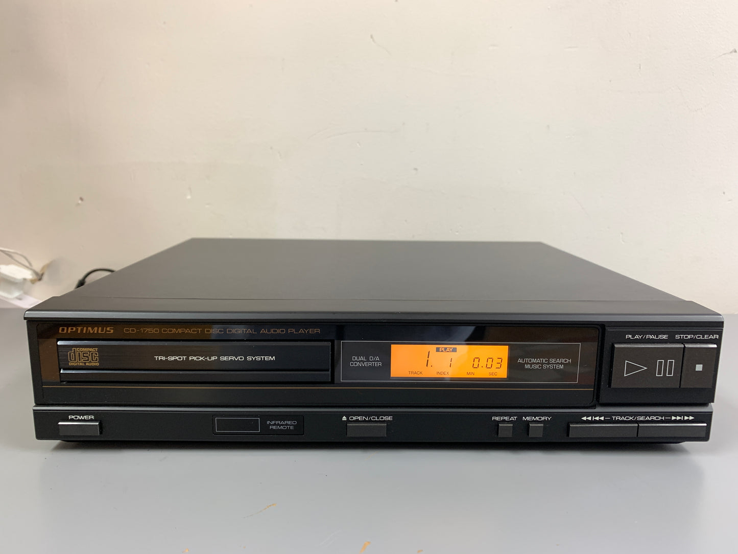 Optimus CD-1750 CD Player