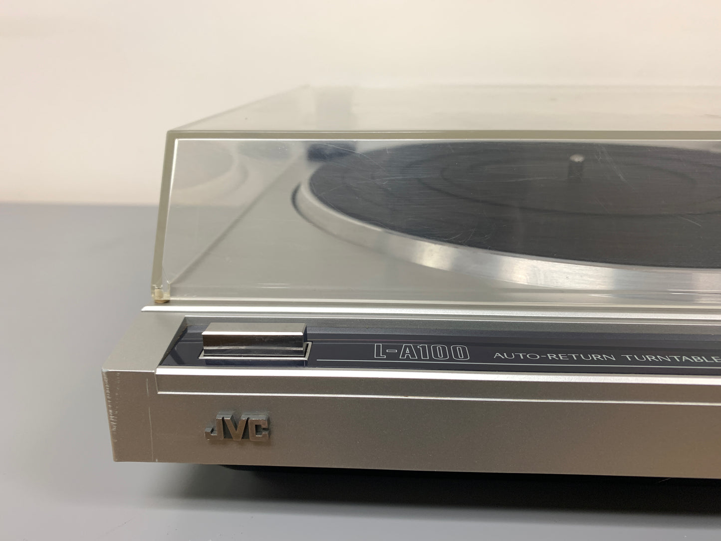 JVC L-A100 Turntable