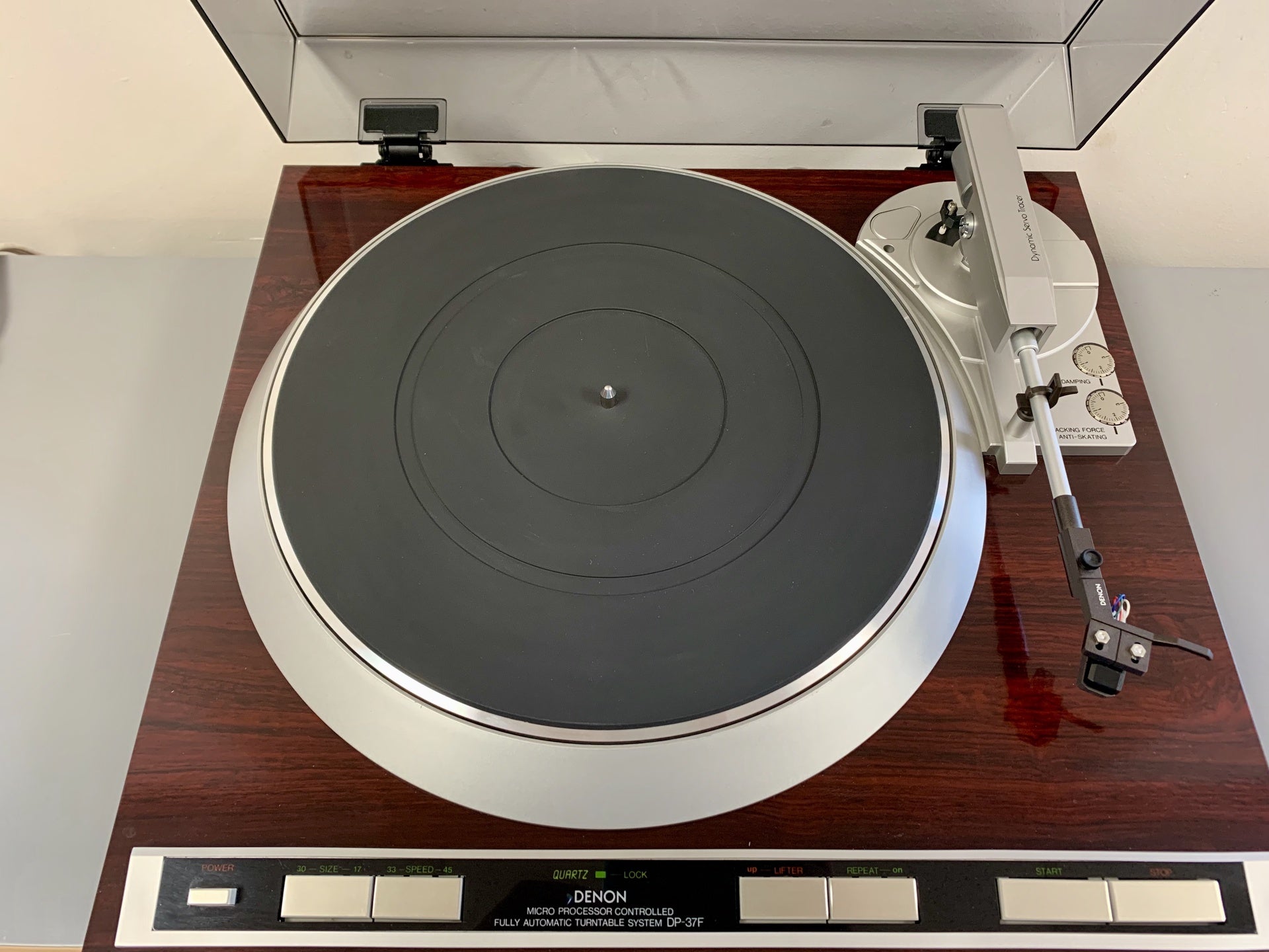 Denon DP-37F Turntable * Signet Cartridge