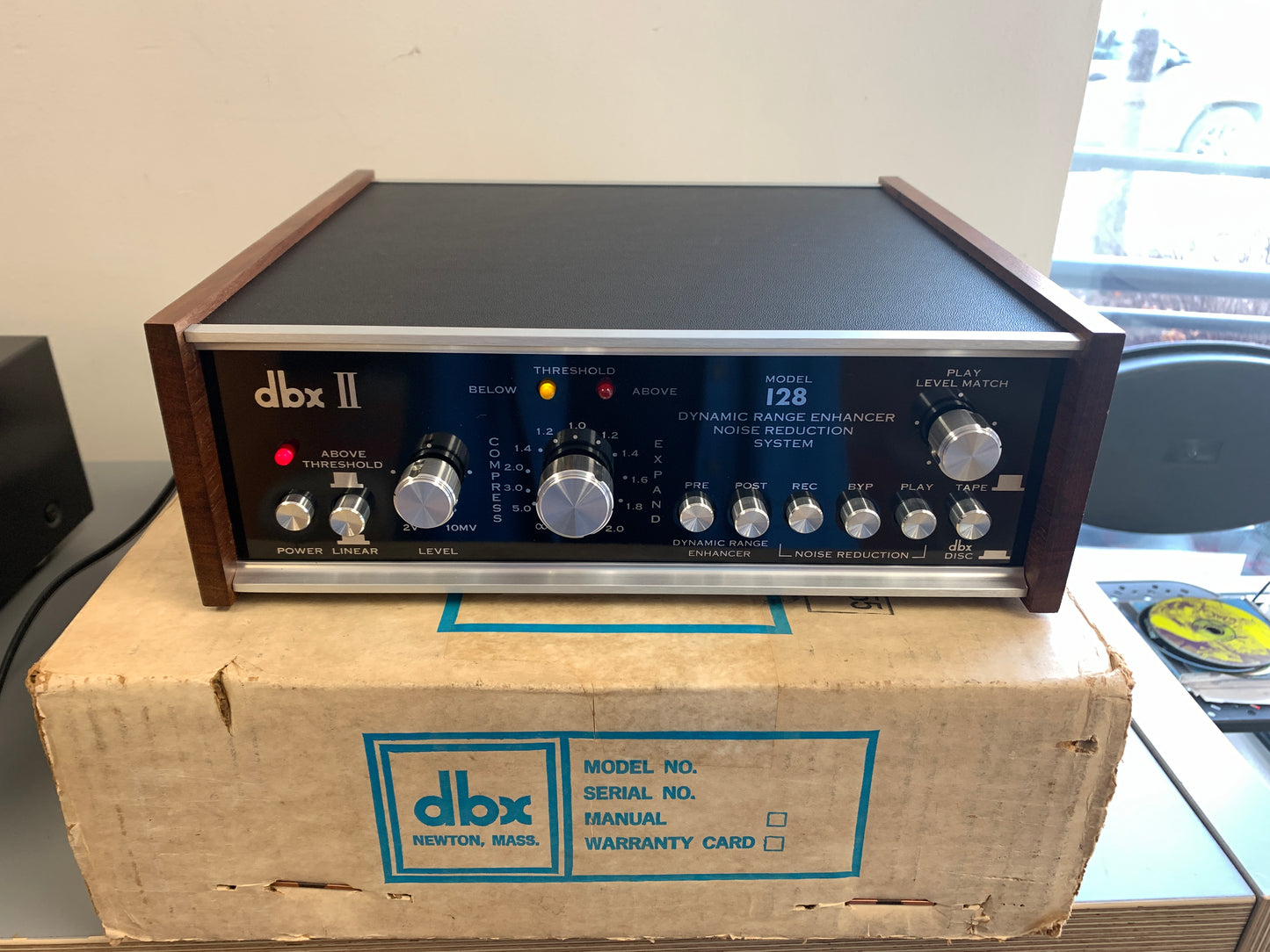 DBX 128 ii Enhancer Noise Reduction System * box