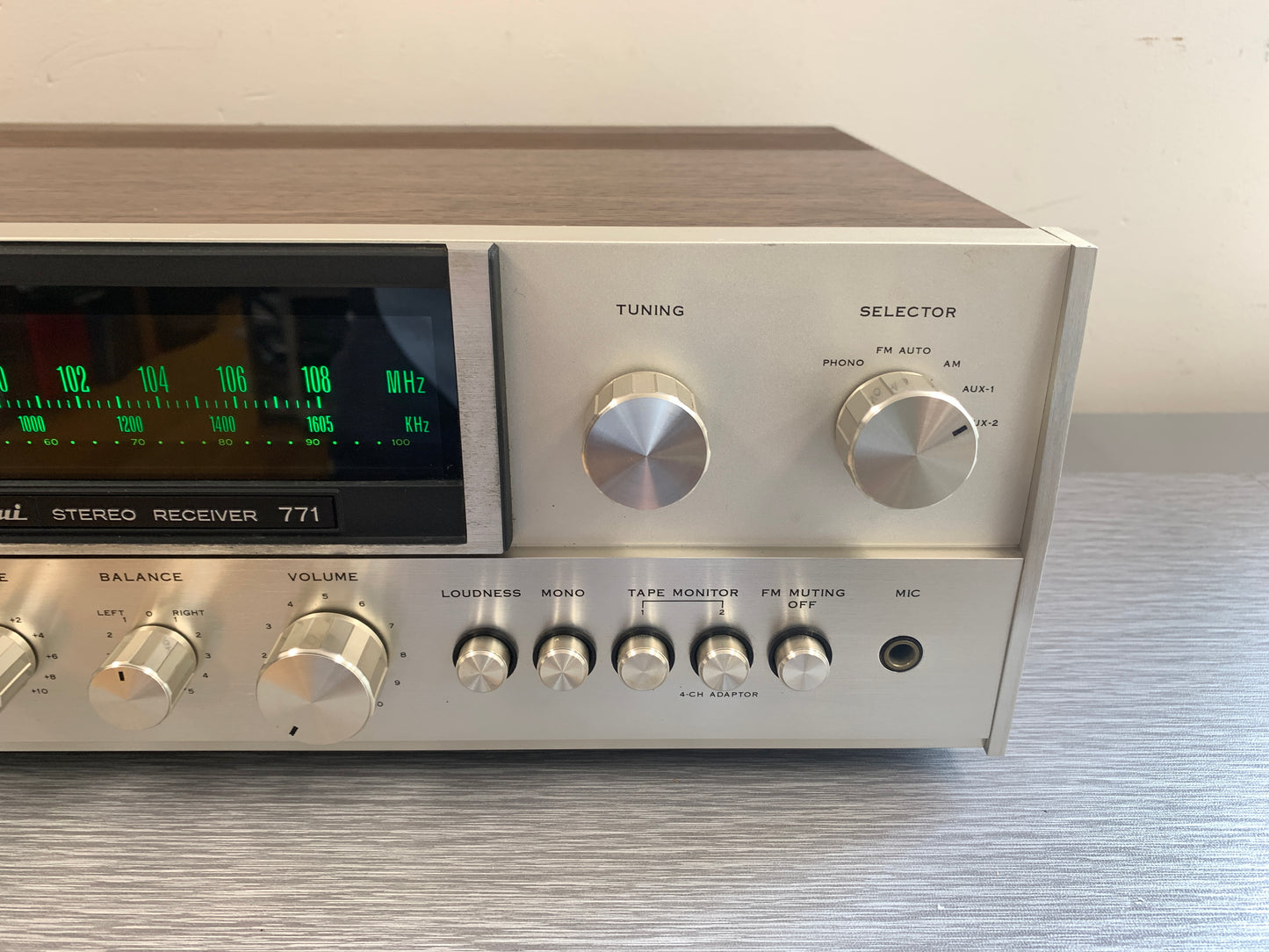 Sansui 771 AM/FM Stereo Receiver (1973-77)