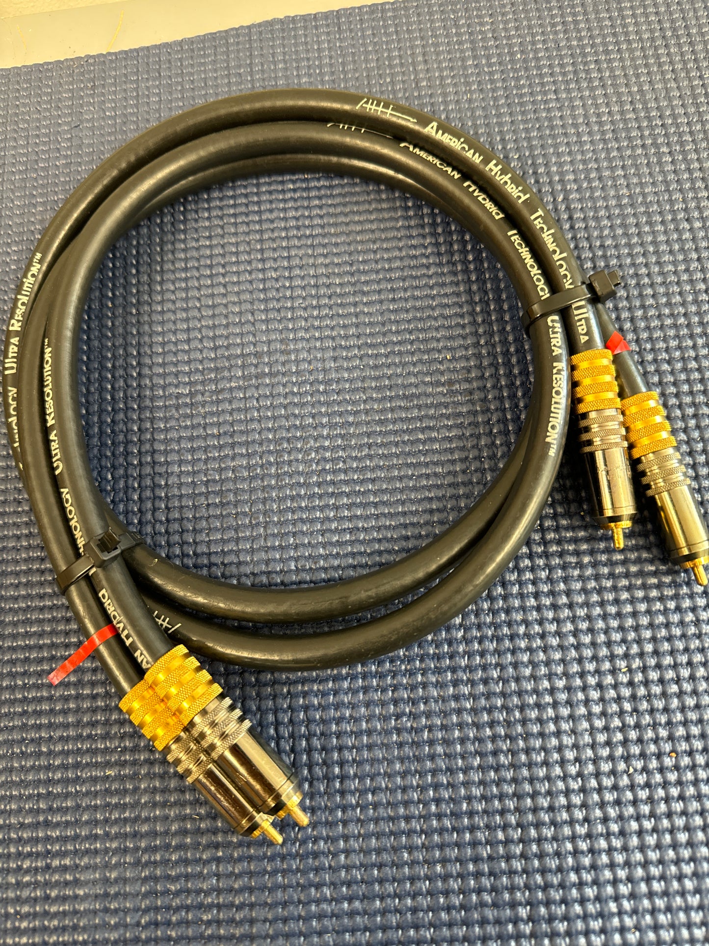 American Hybrid Technology AHT - 1Mt - Interconnect Pair - RCA