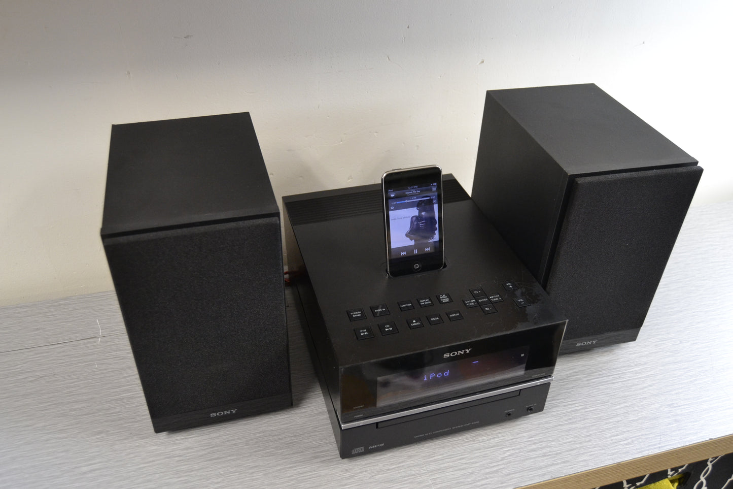 Sony HCD-BX20i Mini Hi-Fi System with Apple iPod 8Gb