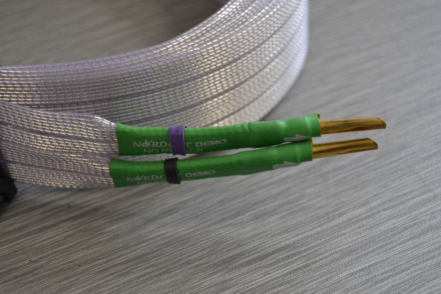 Nordost FREY Speaker Cable * 10ft * Spades to Banana *