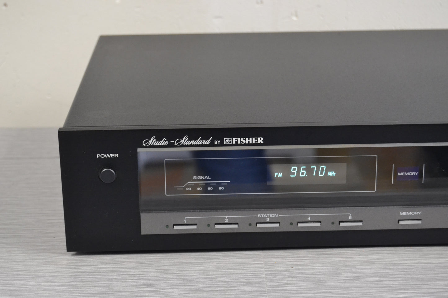 Fisher FM-660 Stereo Tuner