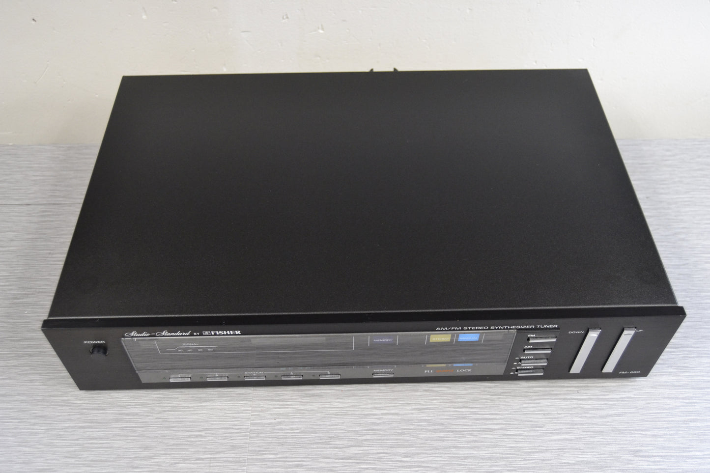 Fisher FM-660 Stereo Tuner