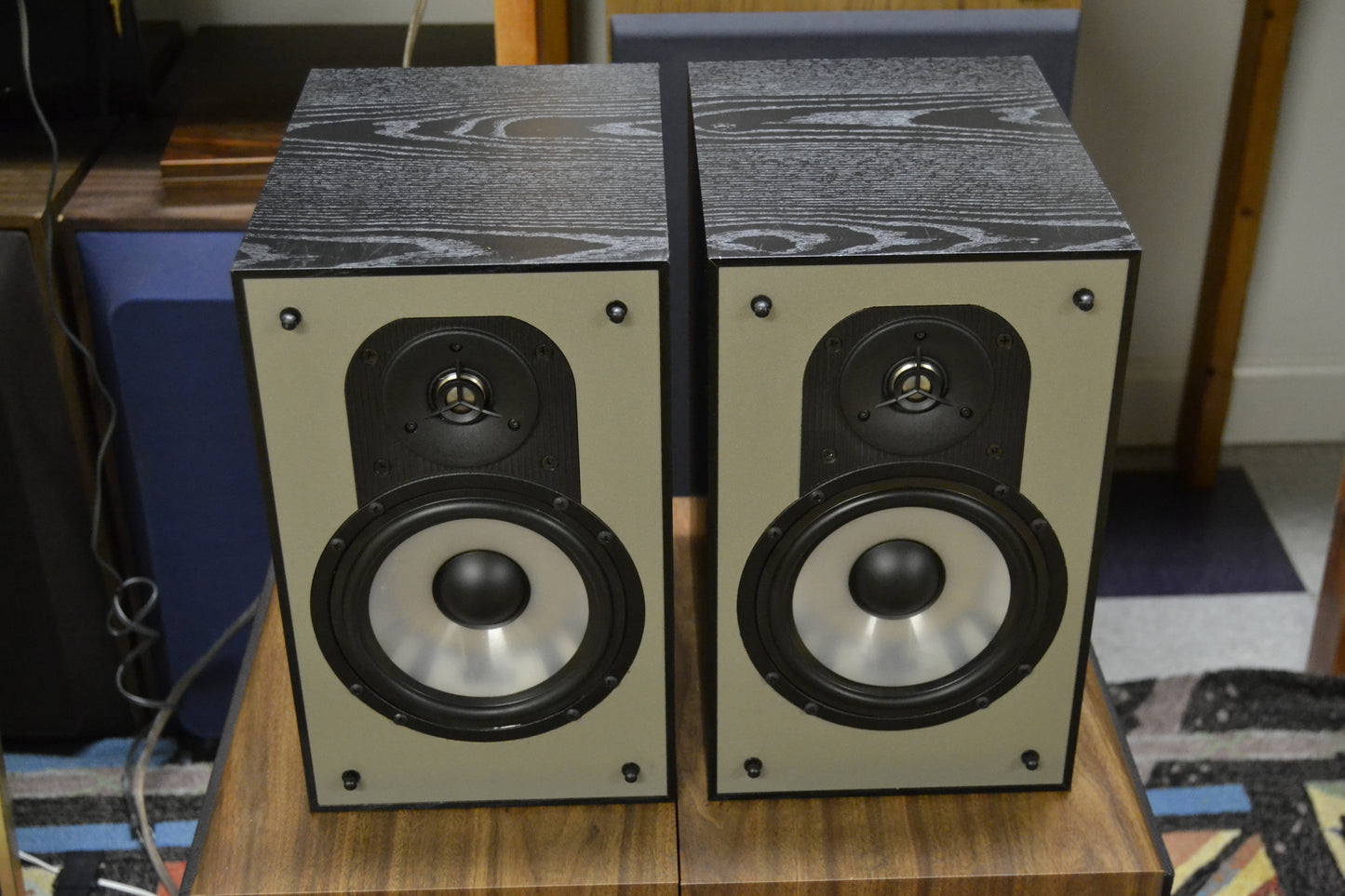 Paradigm Mini Monitor Bookshelf Speakers