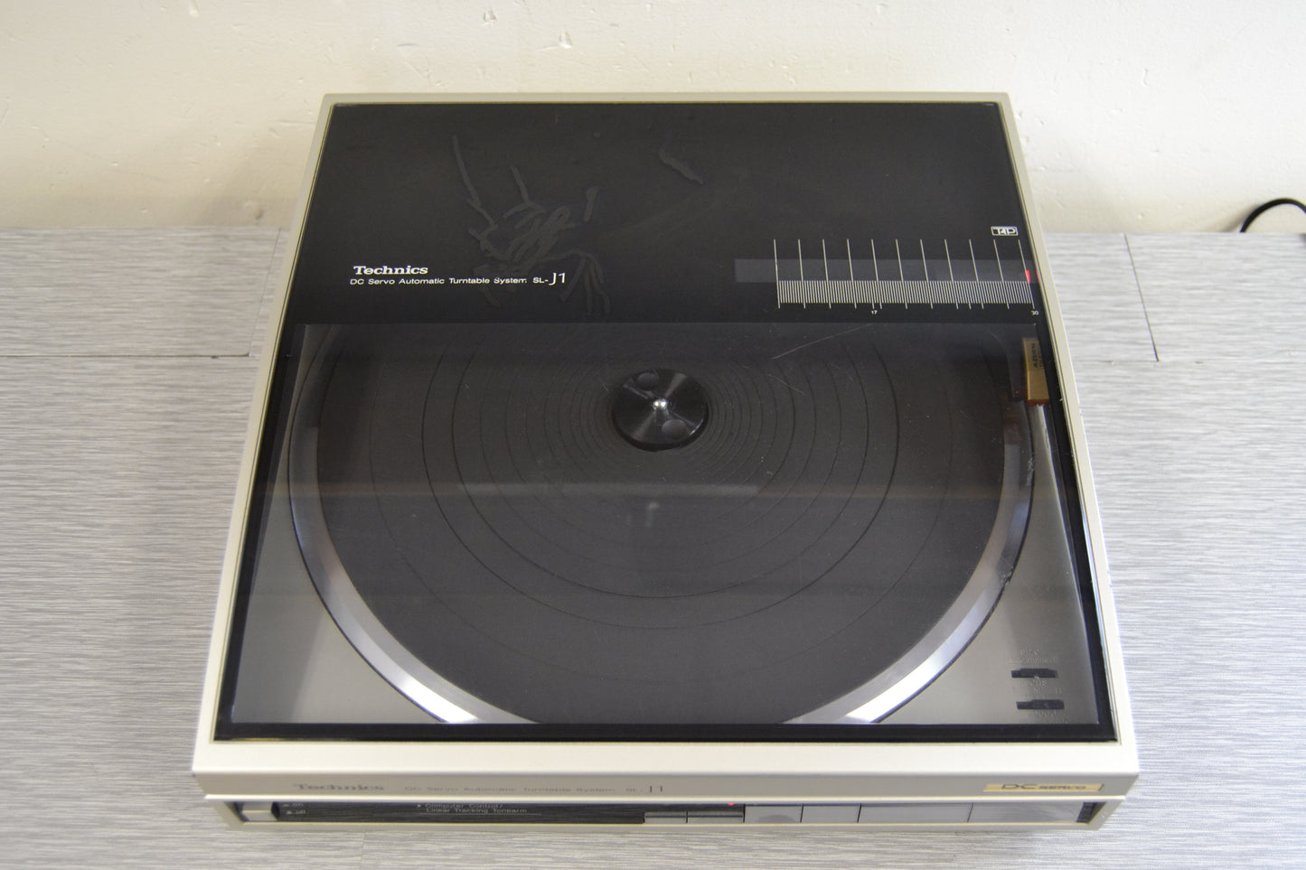 Technics SL-J1 Linear Tracking Turntable