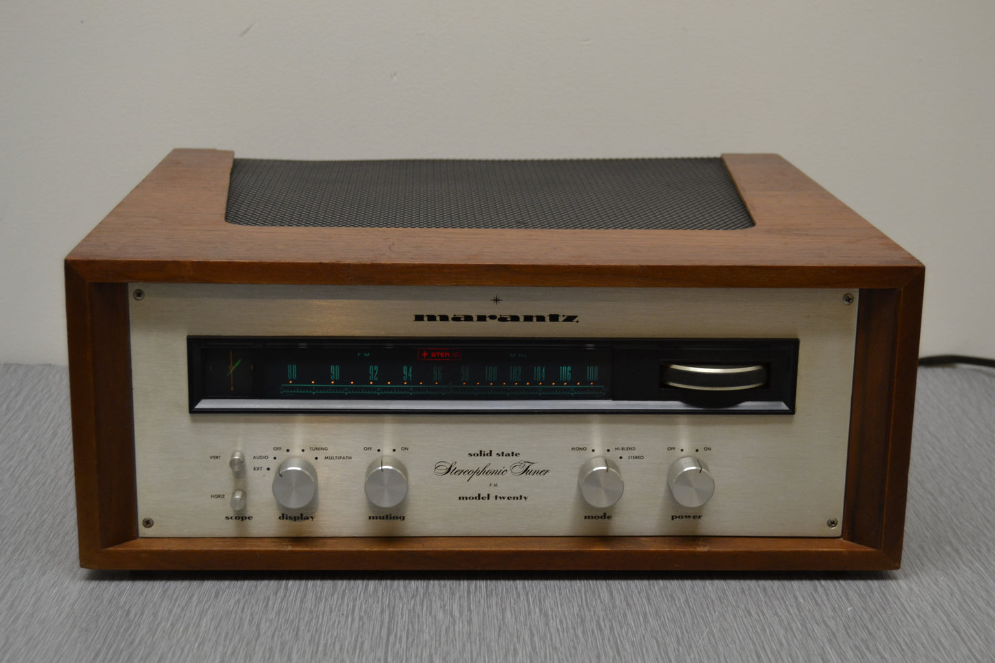 Marantz Model Twenty Stereo Tuner with Oscilloscope * 1972 * Original Wood Case