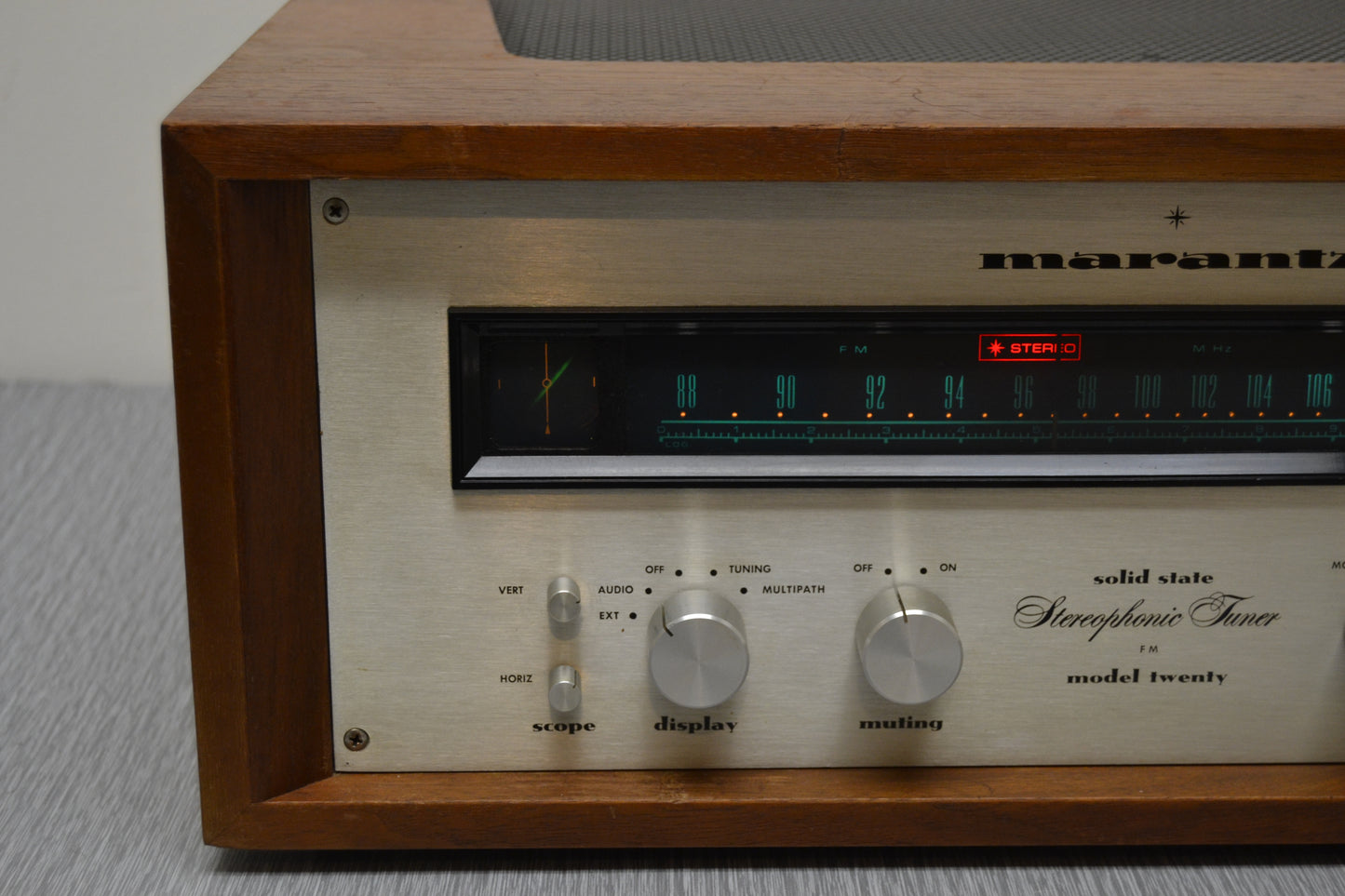 Marantz Model Twenty Stereo Tuner with Oscilloscope * 1972 * Original Wood Case