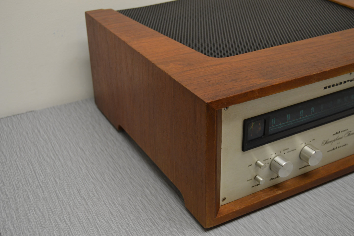 Marantz Model Twenty Stereo Tuner with Oscilloscope * 1972 * Original Wood Case