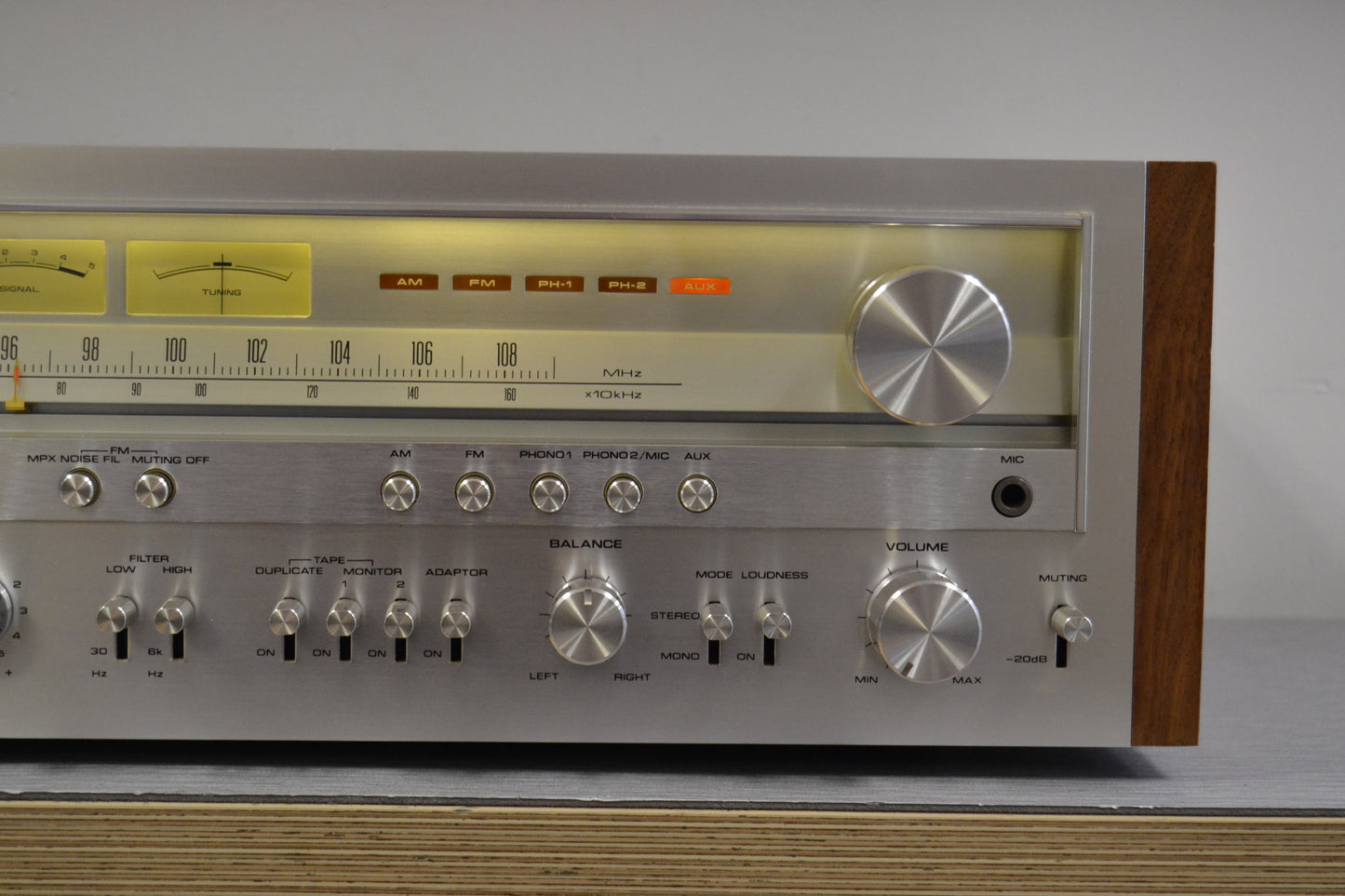 Pioneer SX-950 Stereo Receiver - 85W - 1976