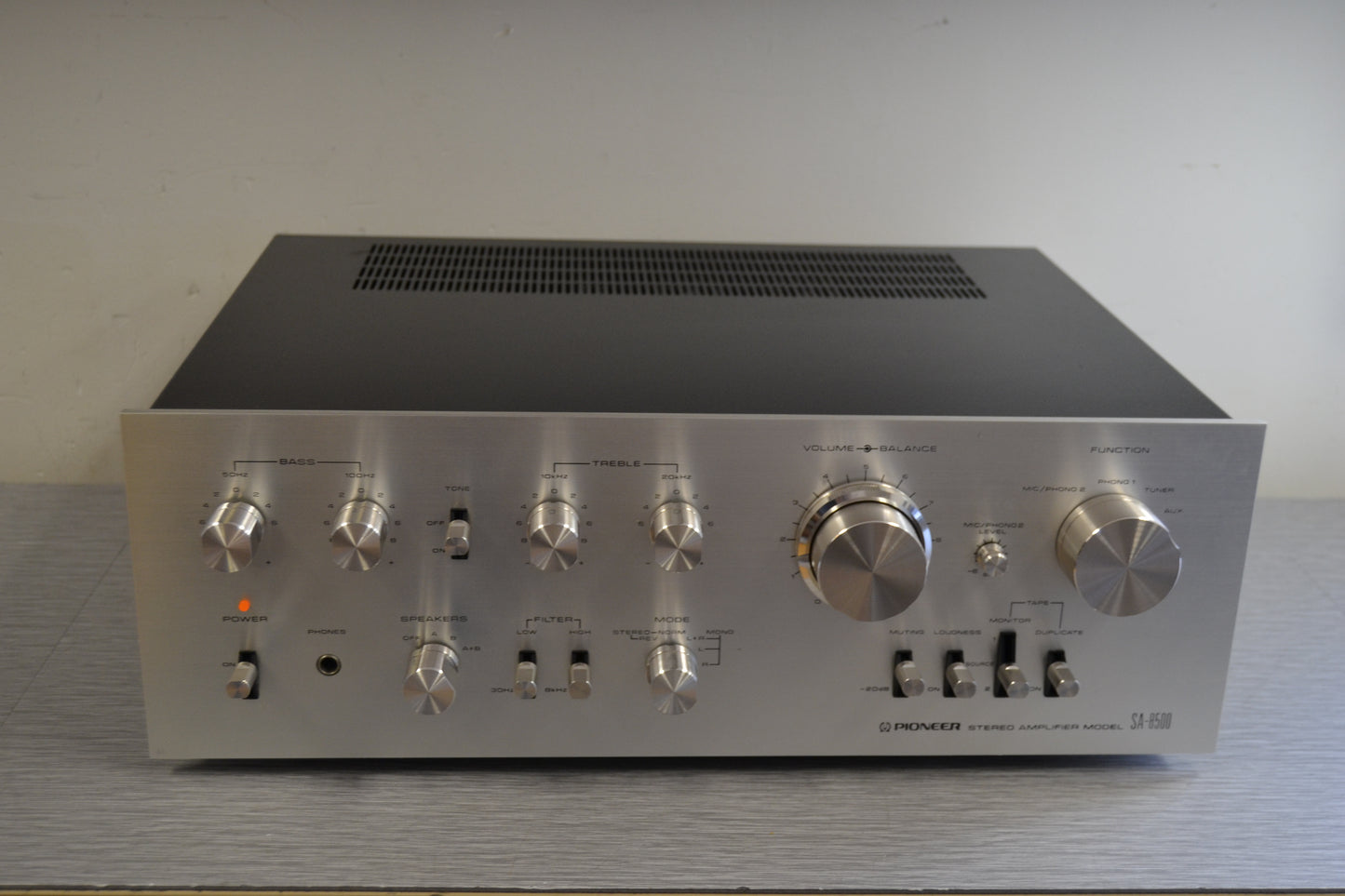 Pioneer SA-8500 Integrated Amplifier