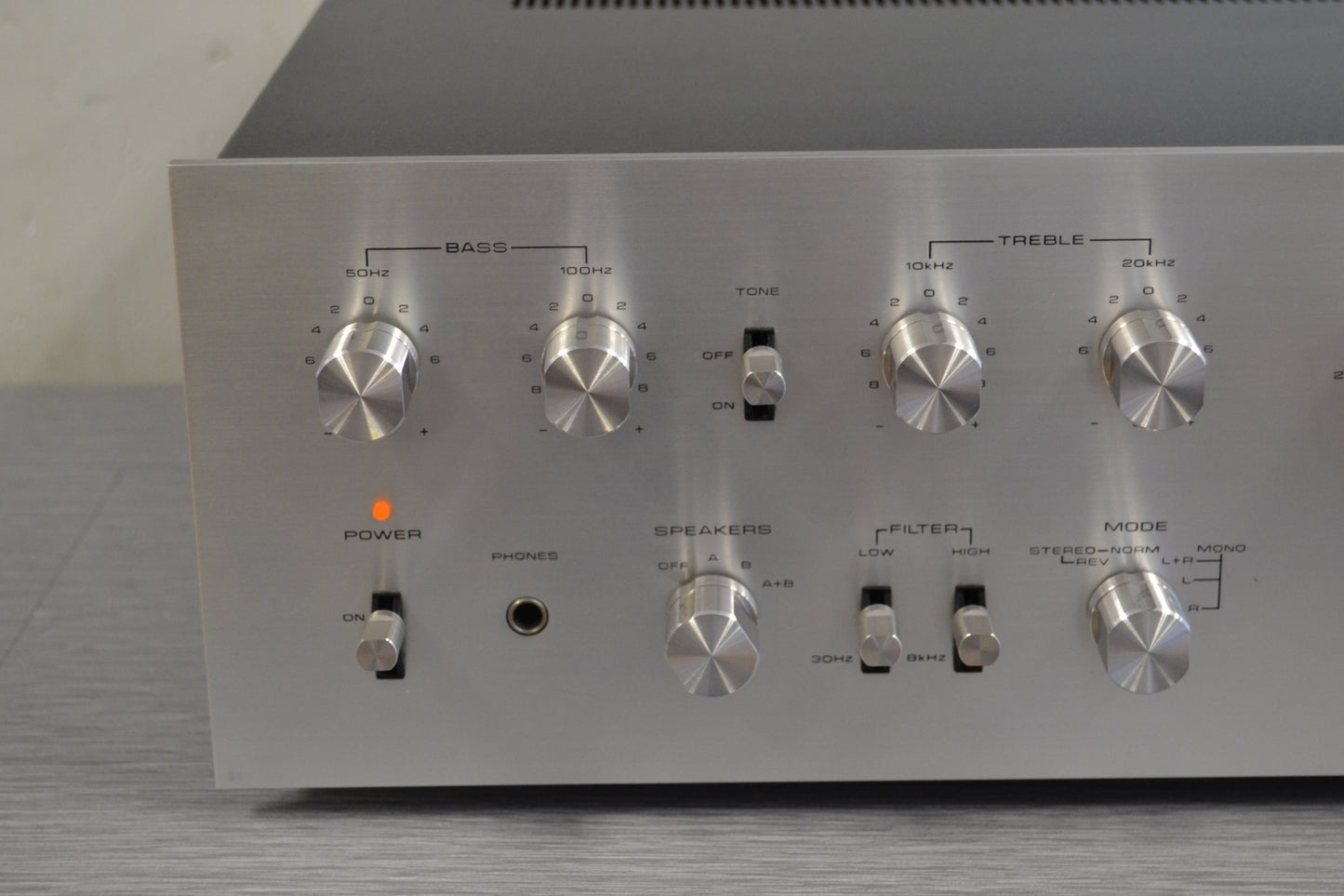 Pioneer SA-8500 Integrated Amplifier